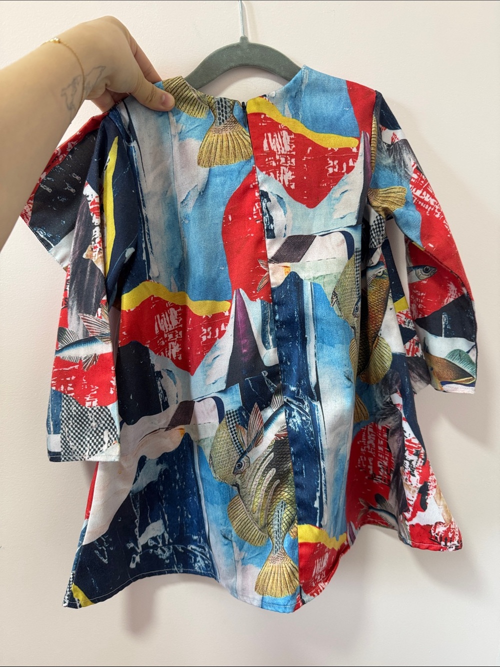 Girls Colorful Fish-Print Ruffle Long-Sleeve Top - Picture 2 of 3
